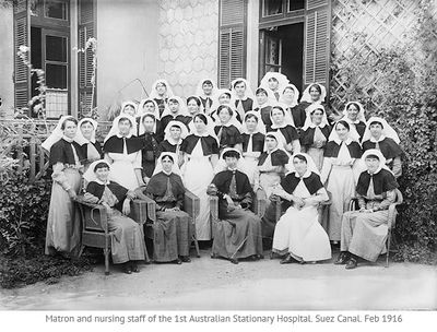 Staff of 1st Stationary Hospital 1916.jpg